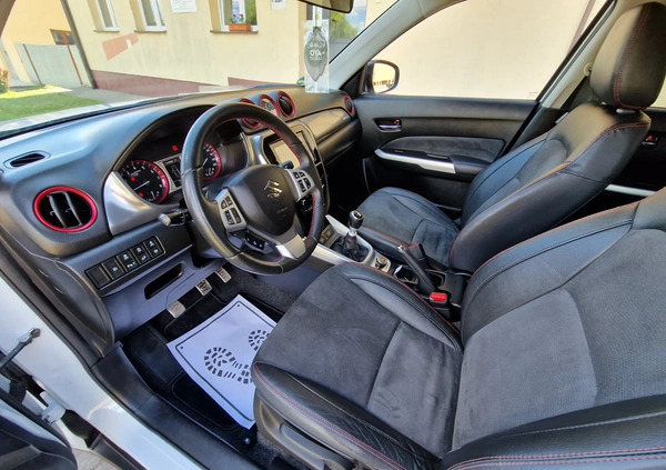 Suzuki Vitara cena 63900 przebieg: 158475, rok produkcji 2017 z Łazy małe 232
